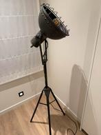 Staande lamp met schakelaar in verlengsnoer - draaibaar, Huis en Inrichting, Lampen | Vloerlampen, Ophalen, Zo goed als nieuw