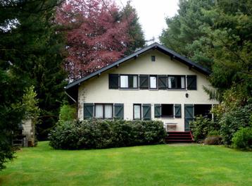 Vakantiehuis voor 14 personen in de Naamse Ardennen, Vakantie, 4 of meer slaapkamers, In bos, Open haard, 14 personen