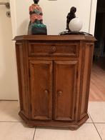 Klein eiken kastje, Ophalen