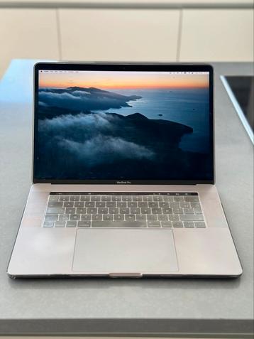 Apple MacBook Pro 15" (2017)