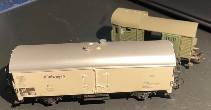 1679. 2 HO Märklin verschillende auto's., Hobby en Vrije tijd, Modeltreinen | H0, Gebruikt, Wagon, Märklin, Ophalen