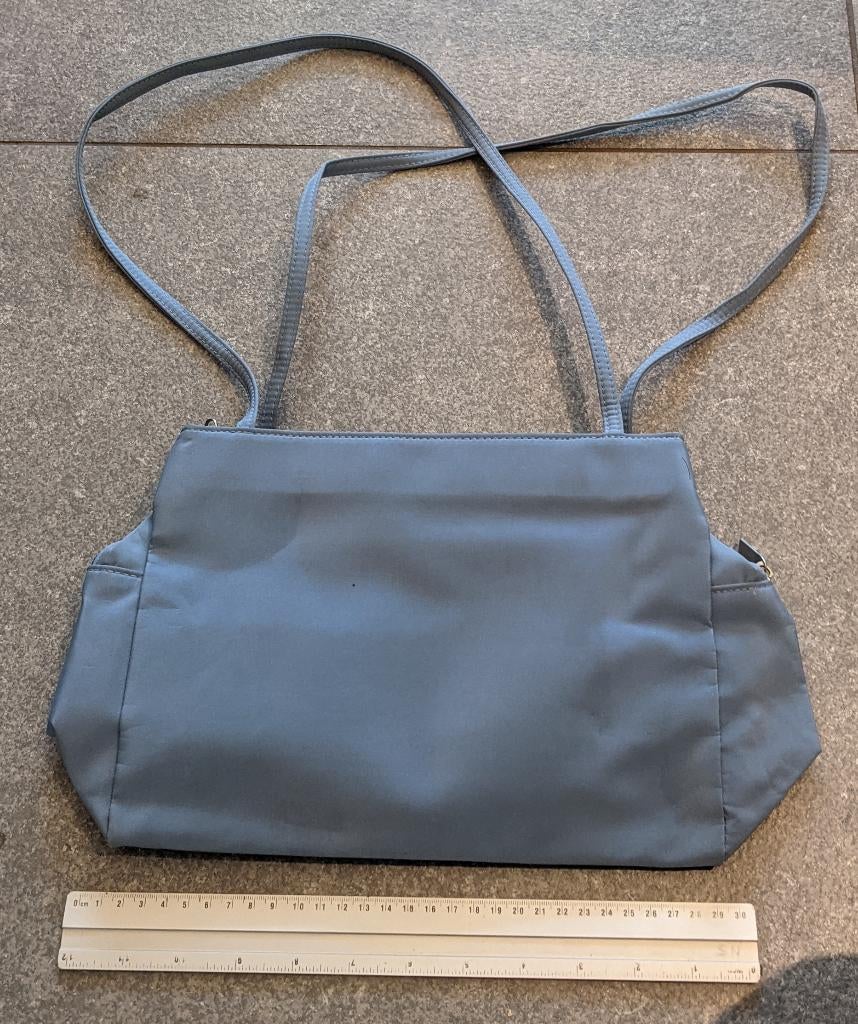 Sac à main pour dame – 3 grandes poches – 30 cm, Bijoux, Sacs & Beauté, Sacs | Sacs Femme, Utilisé, Sac à main, Bleu, Enlèvement ou Envoi