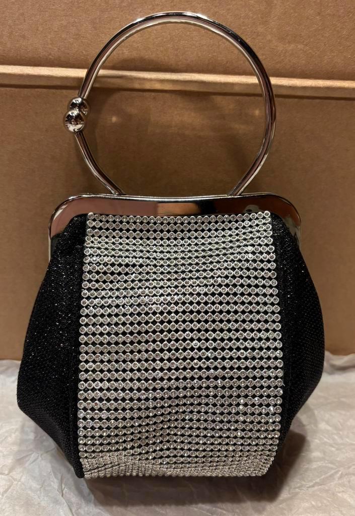 Nieuw avondtasje met lange ketting., Handtassen en Accessoires, Tassen | Damestassen, Nieuw, Avondtasje, Zwart, Ophalen of Verzenden