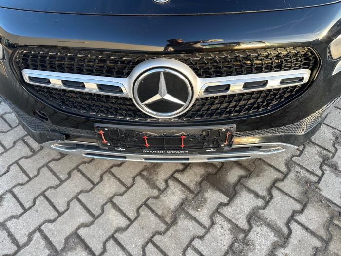 Voorbumper van een Mercedes GLA (696), Auto-onderdelen, Carrosserie, Bumper, Mercedes-Benz, Gebruikt, 3 maanden garantie, Ophalen of Verzenden