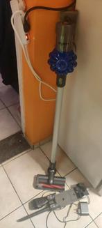 Dyson v6 avec support mural 2 embouts et brosse motor, Ophalen of Verzenden, Gebruikt, Reservoir, Stofzuiger