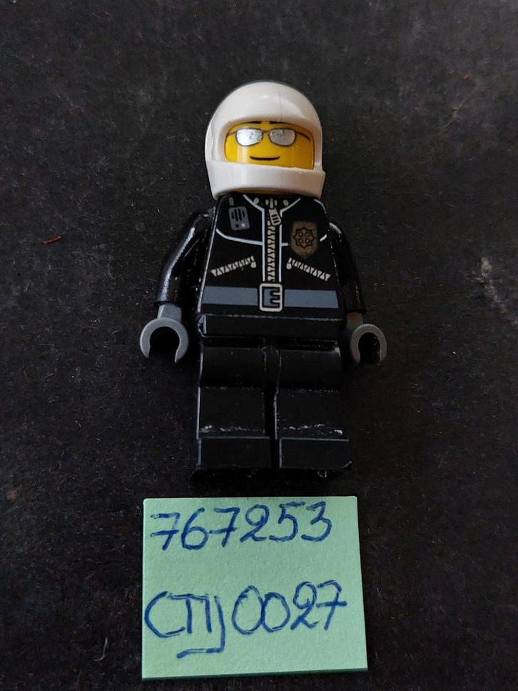 Lego mannetjes CTY, Enfants & Bébés, Jouets | Duplo & Lego, Lego, Enlèvement