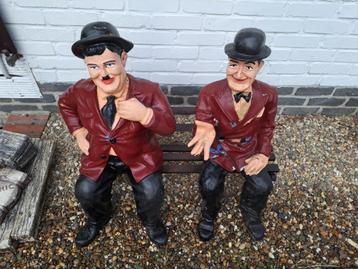 Laurel en hardy op de bank  beschikbaar voor biedingen