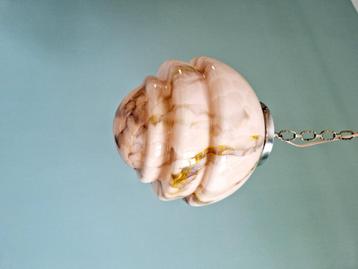 Art Deco hanglamp in roze gemarmerd opaline, jaren 1920-30  beschikbaar voor biedingen