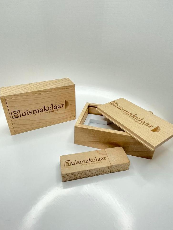 Usb stick 32gb hout met gravering naar wens, Computers en Software, USB Sticks, Ophalen of Verzenden