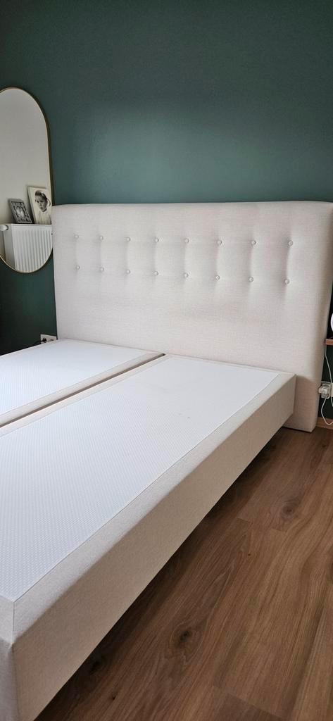 Boxspring in mooie staat., Huis en Inrichting, Slaapkamer | Boxsprings, Gebruikt, Beige, Ophalen