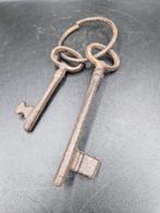 2 grote antieke oude sleutels, Antiek en Kunst, Ophalen of Verzenden