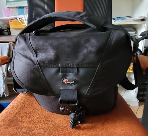 Lowepro Stealth Reporter D200 AW, Audio, Tv en Foto, Foto | Cameratassen, Zo goed als nieuw, Schoudertas, Lowepro, Ophalen
