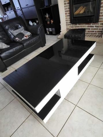 Salontafel beschikbaar voor biedingen