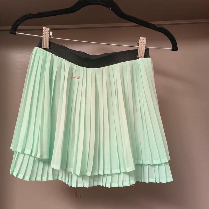 Groen meisjes rokje maatje 134, Kinderen en Baby's, Kinderkleding | Maat 134, Zo goed als nieuw, Meisje, Jurk of Rok, Ophalen