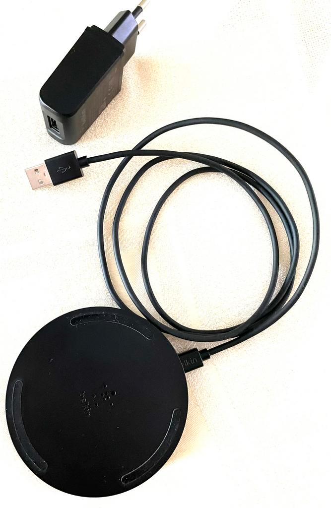 Belkin, BOOST CHARGE Wireless Charging Pad 10W, zwart, Telecommunicatie, Mobiele telefoons | Telefoon-opladers, Zo goed als nieuw