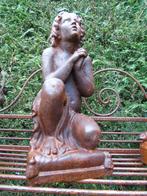 Een meisje bidt in roestig gepatineerd gietijzer, Ophalen of Verzenden, Nieuw