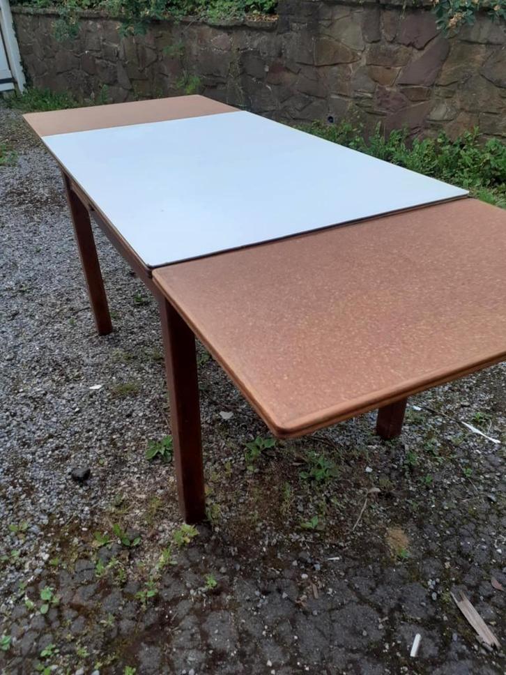 ANCIENNE TABLE EN BOIS AVEC RALLONGES ET TIROIR, Antiquités & Art, Antiquités | Meubles | Tables, Enlèvement