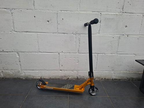 Stuntstep van CRISP – in goede staat, Fietsen en Brommers, Steps, Gebruikt, Overige typen, Ophalen