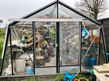 2 Serres te koop beschikbaar voor biedingen