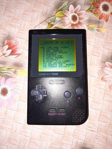 Nintendo gameboy poket  disponible aux enchères