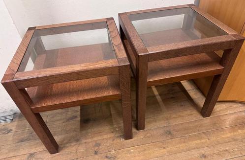 Tijdloze mid-century bijzettafels, Huis en Inrichting, Slaapkamer | Nachtkastjes, Zo goed als nieuw, Glas, Ophalen