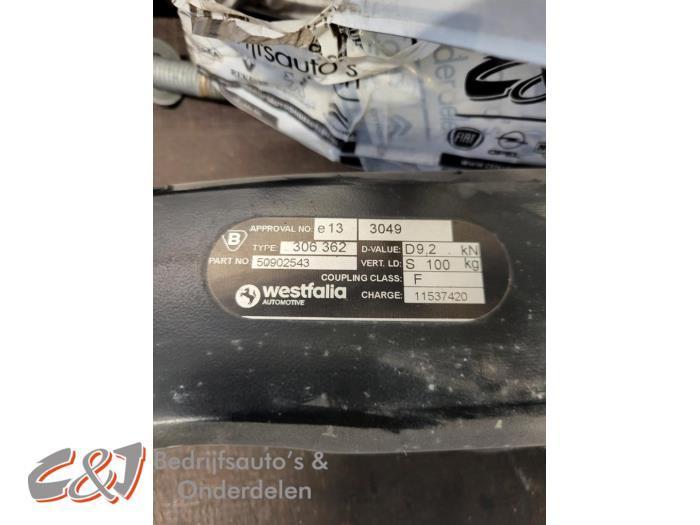 Trekhaak van een Fiat Doblo, Auto-onderdelen, Ophanging en Onderstel, Fiat, Gebruikt, 3 maanden garantie, Ophalen of Verzenden