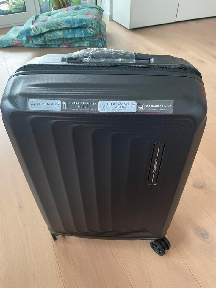 Nieuwe Samsonite Koffer - Nuon Spinner, cabin size, Handtassen en Accessoires, Koffers, Nieuw, Hard kunststof, 50 tot 60 cm, 35 tot 45 cm