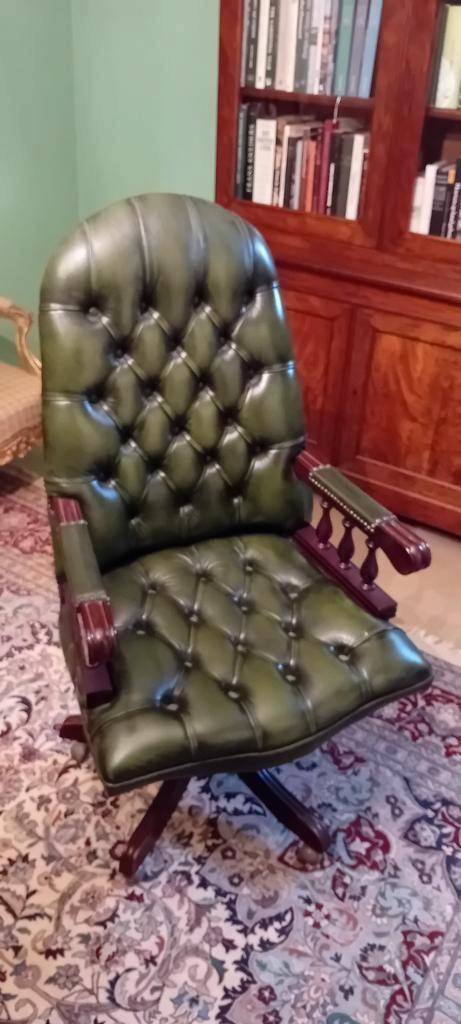 Chaise de bureau Chesterfield en cuir vert, Maison & Meubles, Chaises de bureau, Comme neuf, Chaise de bureau, Vert, Enlèvement ou Envoi