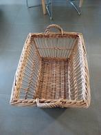 stevige rotan mand goede staat lengte 74cm br52cm hoogte 36c, Huis en Inrichting, Ophalen of Verzenden, Zo goed als nieuw