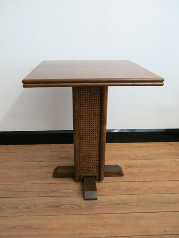 Vierkante art deco tafel met cannage beschikbaar voor biedingen