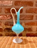 Magnifique vase des années ‘70 en opaline bleu clair, Moins de 50 cm, Comme neuf, Enlèvement, Autres matériaux