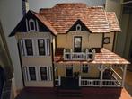 Poppenhuis met meubeltjes, Verzamelen, Ophalen, Zo goed als nieuw, Poppenhuis