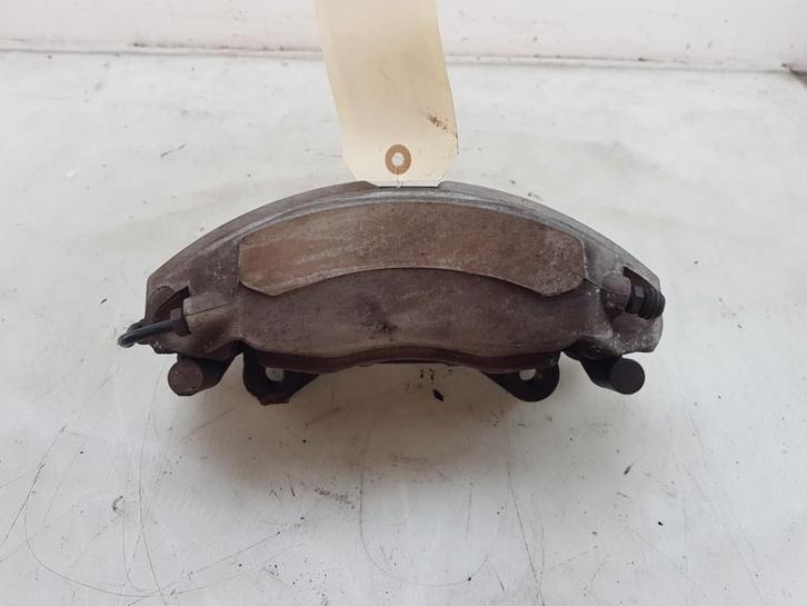 REMKLAUW RECHTS VOOR Audi A5 Sportback (F5A / F5F), Auto-onderdelen, Remmen en Aandrijving, Audi, Gebruikt