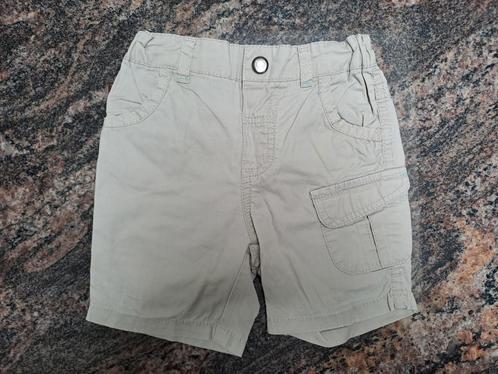 Mt 74 Beige gekleede short, Kinderen en Baby's, Babykleding | Maat 74, Gebruikt, Jongetje, Broekje, Ophalen of Verzenden