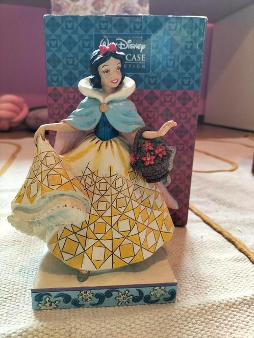 Lot de 4 figurines Disney Princesses "Les saisons ", Collections, Disney, Comme neuf, Statue ou Figurine, Cendrillon ou Belle