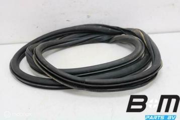 Portierrubber linksachter Skoda Octavia 3 Sedan 5E5867367F beschikbaar voor biedingen