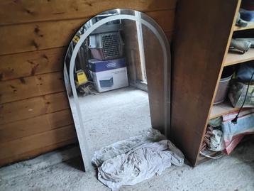 Grote spiegel badkamer beschikbaar voor biedingen