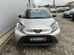 Toyota Aygo X X play, https://public.car-pass.be/vhr/6772aeeb-d494-427a-b44b-6dc9c7f7350e, Euro 6, Overige kleuren, 72 pk