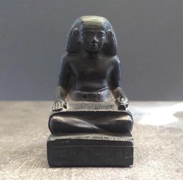 beeldje egypte schrijver beschikbaar voor biedingen