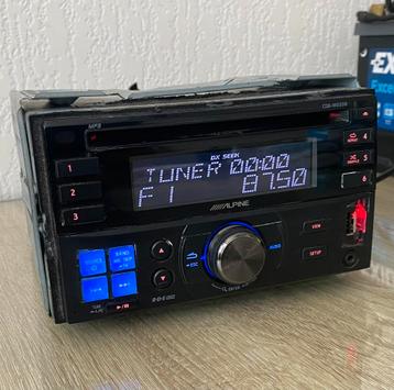 /////Alpine CDE-W233R radio CD MP3 USB beschikbaar voor biedingen