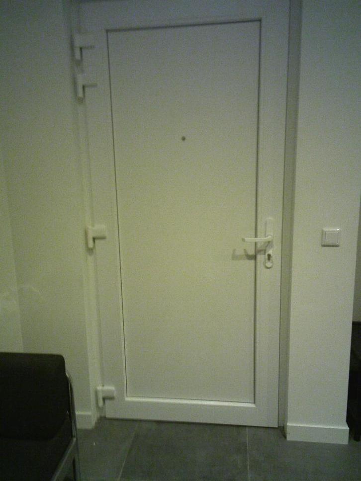 Voordeur links draaiend compleet met kozijn, hangwerk, slot, Doe-het-zelf en Bouw, Deuren en Vliegenramen, Nieuw, Buitendeur, 200 tot 215 cm