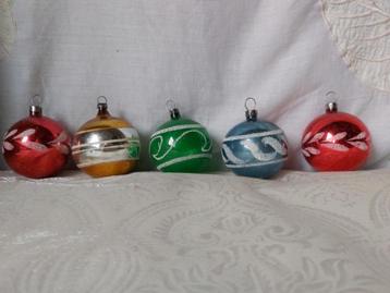 5 leuke vintage kerstballen beschikbaar voor biedingen