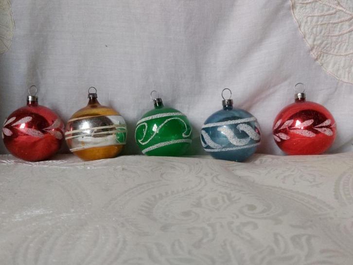 5 leuke vintage kerstballen, Diversen, Kerst, Ophalen of Verzenden