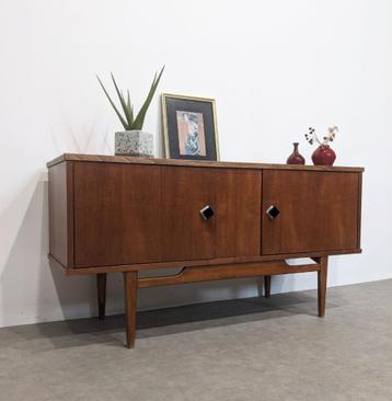 Scandinavisch vintage dressoir beschikbaar voor biedingen