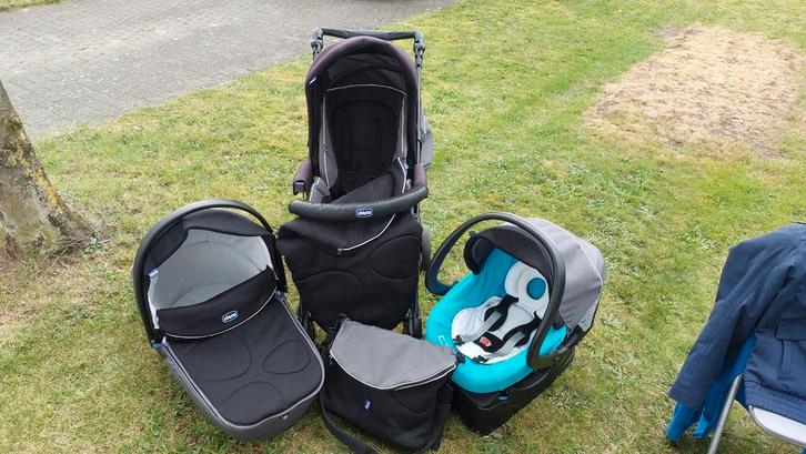 Kinderwagen combinatie Chicco Trio Living Smart, Enfants & Bébés, Poussettes & Combinaisons, Poussette, Enlèvement