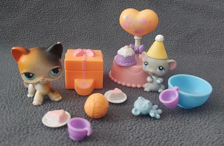 Littlest Pet Shop verjaardag:kat(#106)+jack russel(#105), Kinderen en Baby's, Speelgoed | Actiefiguren, Gebruikt, Ophalen
