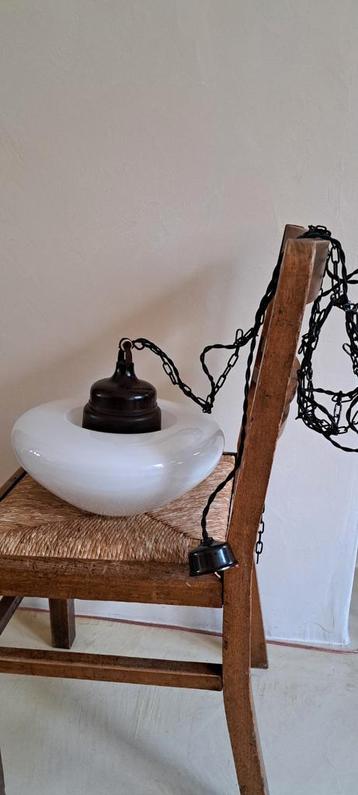Lampe suspendue en bakélite en opaline, Enlèvement, Comme neuf