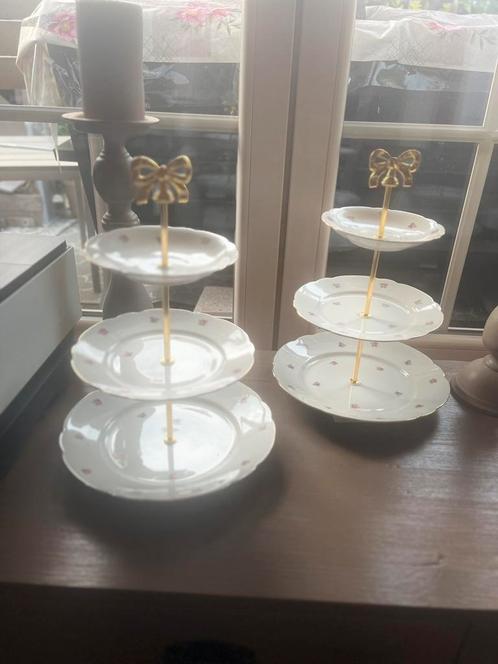 Drielaags etagere Johan Seltmann Vohenstrauss Elly, Antiek en Kunst, Antiek | Porselein, Ophalen of Verzenden