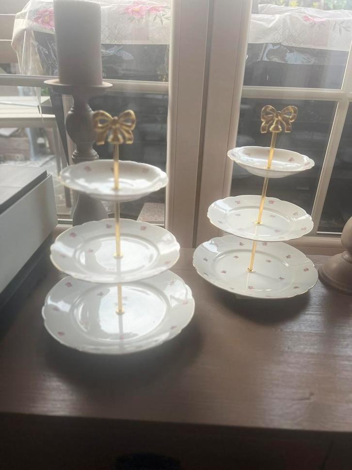 Etagere Drielaags Johann Seltmann Vohenstrauss Elly, Antiek en Kunst, Antiek | Porselein, Ophalen of Verzenden