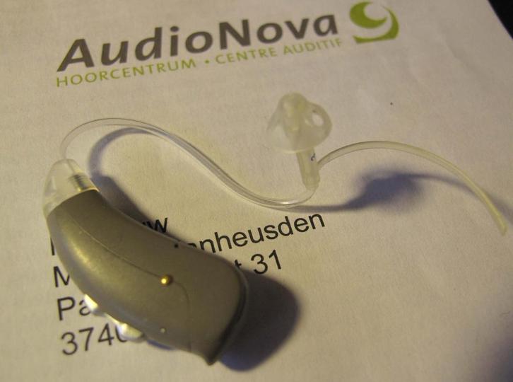 Gehoorapparaat paar compact grijs onopvallend, Electroménager, Équipement de Soins personnels, Utilisé, Autres types, Enlèvement ou Envoi